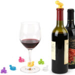 7 in 1 Cartoon Silicone Sealed Spiral Red Wine Stopper + Cup Feet Set, Random Color Delivery