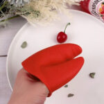 One Pair Lobster Tongs Heat Insulation Gloves Kitchen High Temperature Resistant Silicone Anti-scald Hand Clips