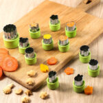 0-98 12 in 1 Kitchen Stainless Steel Flower Cutter(Green)