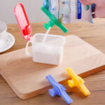 Portable Bag Sealing Clip Out Nozzle Kitchen Preservation Tool, Random Color Delivery